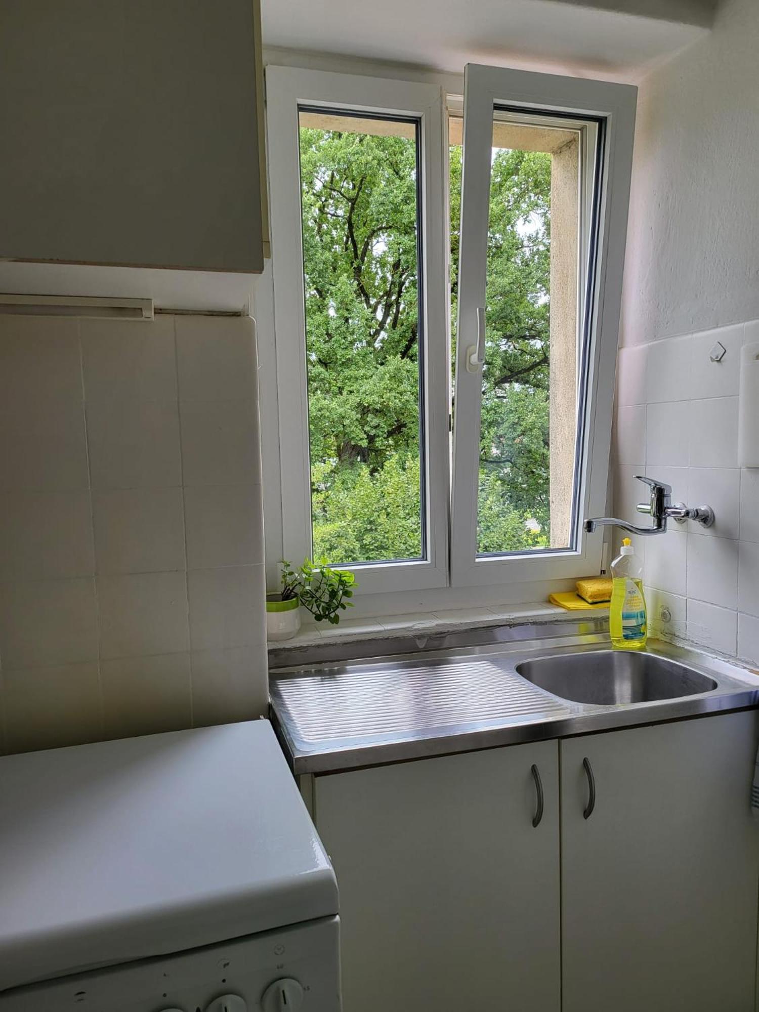 Bastis Central Guesthouse Lucerne City Exterior foto